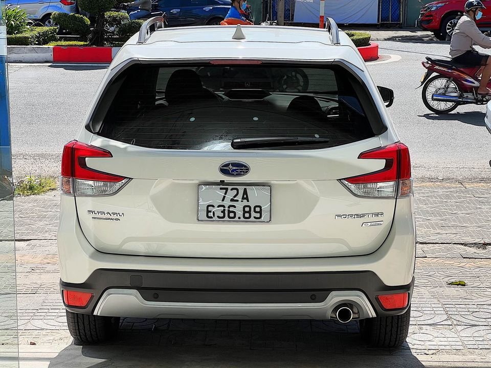 Subaru Forester 2022 - Màu trắng, xe nhập