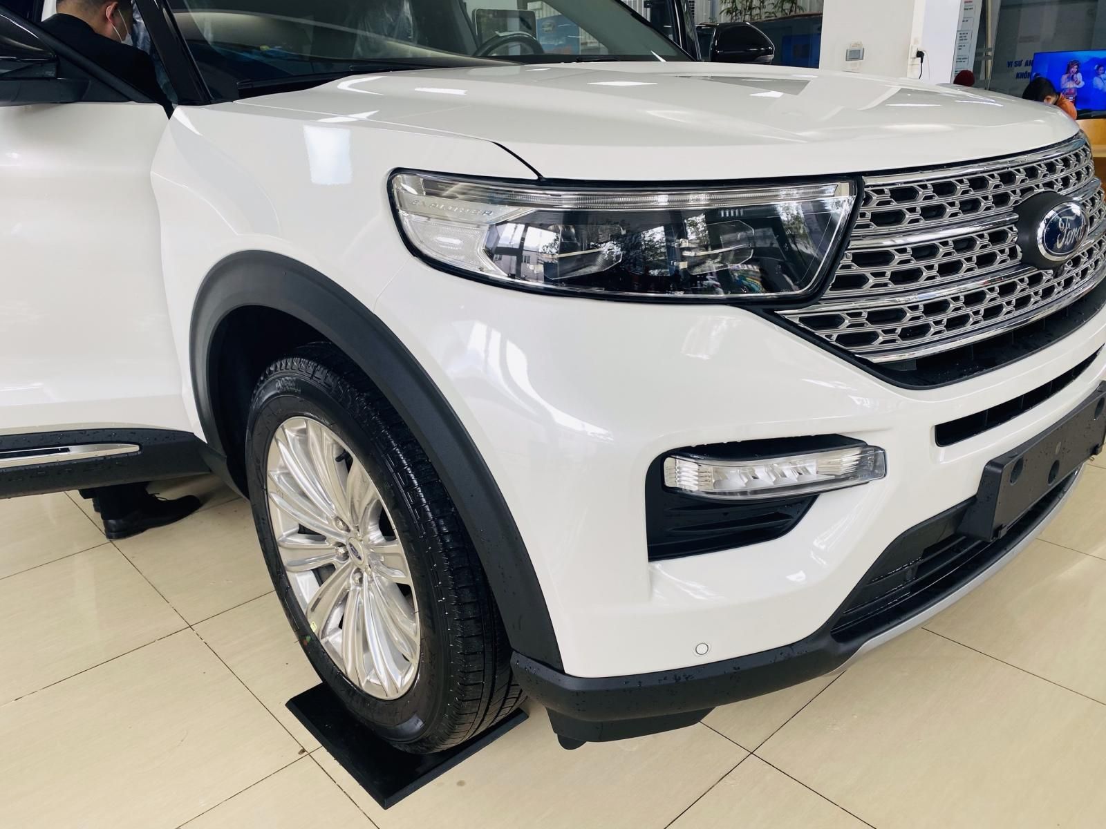 Ford Explorer 2022 - Màu trắng, sẵn tại đại lý, giá tốt full phụ kiện. Hỗ trợ hoàn thiện lăn bánh, giao xe tận nơi