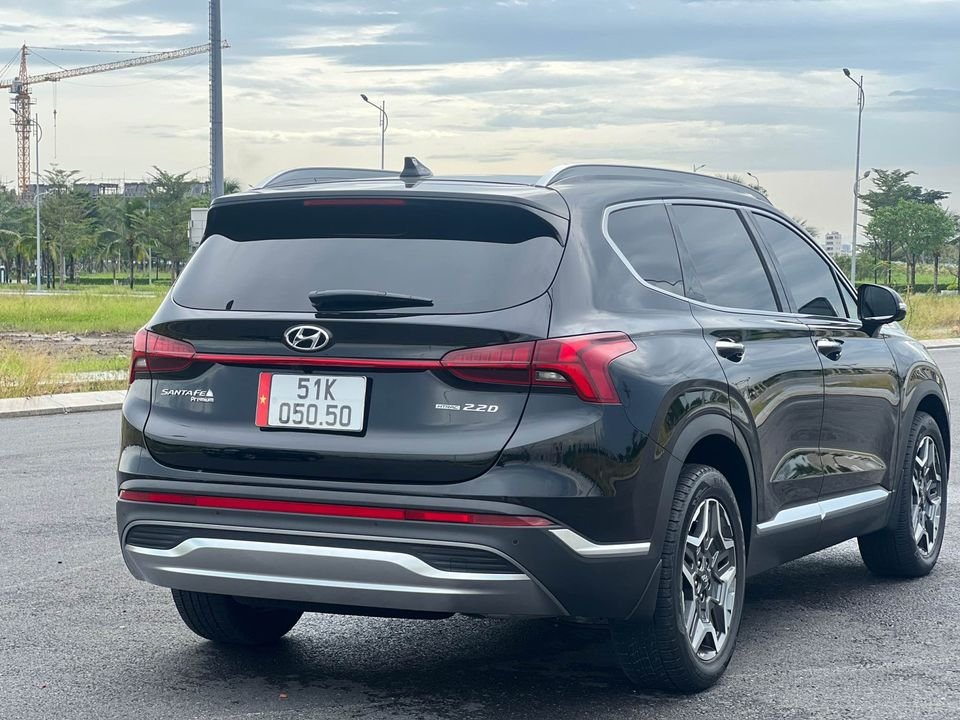 Hyundai Santa Fe 2021 - Xe chạy 7.000km