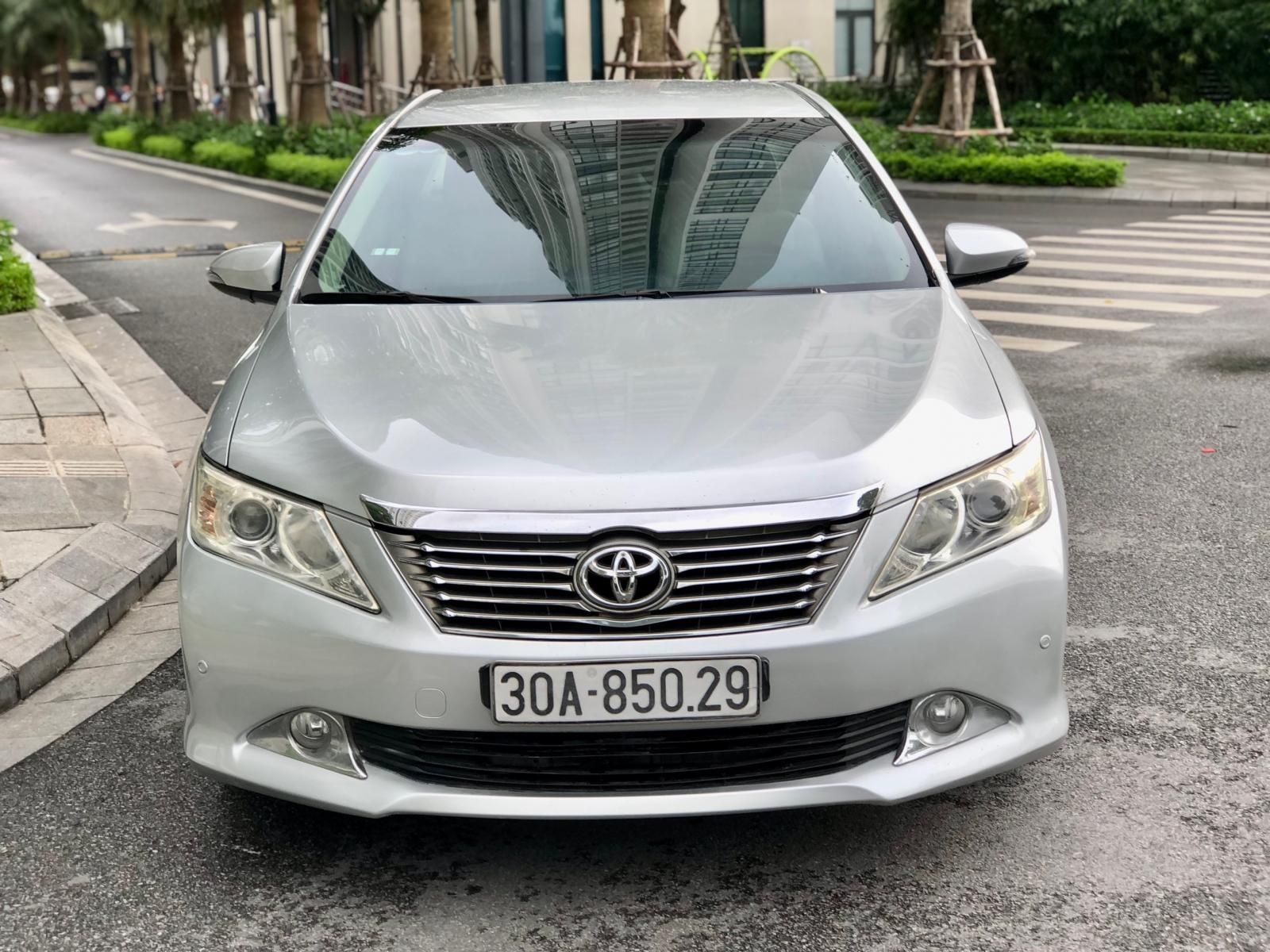 Toyota Camry 2012 - Xe gia đình, giá 525tr