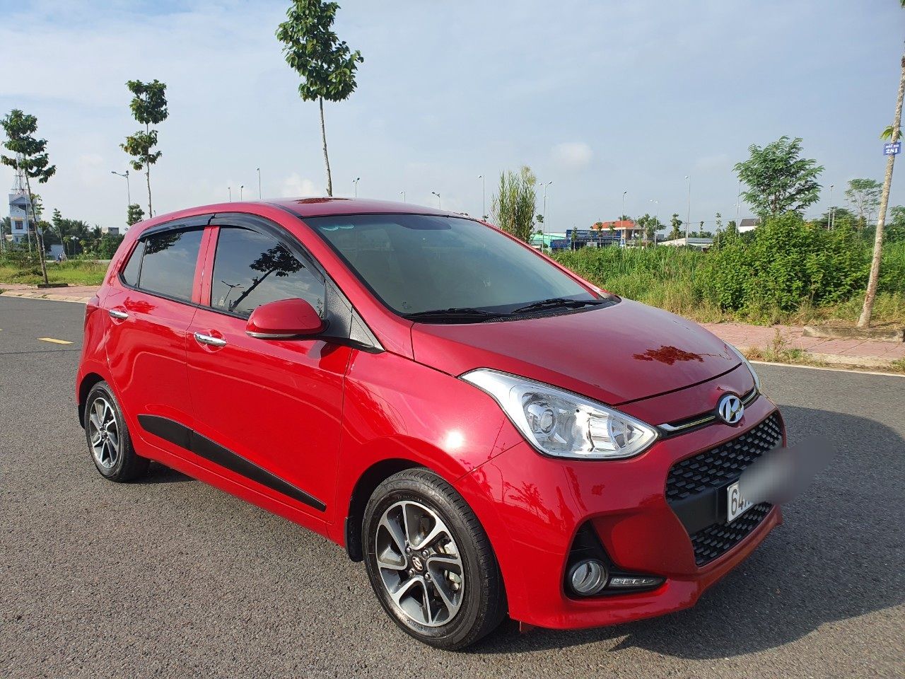 Hyundai Grand i10 2017 - Màu đỏ, nội thất đen, odo: 46.000km