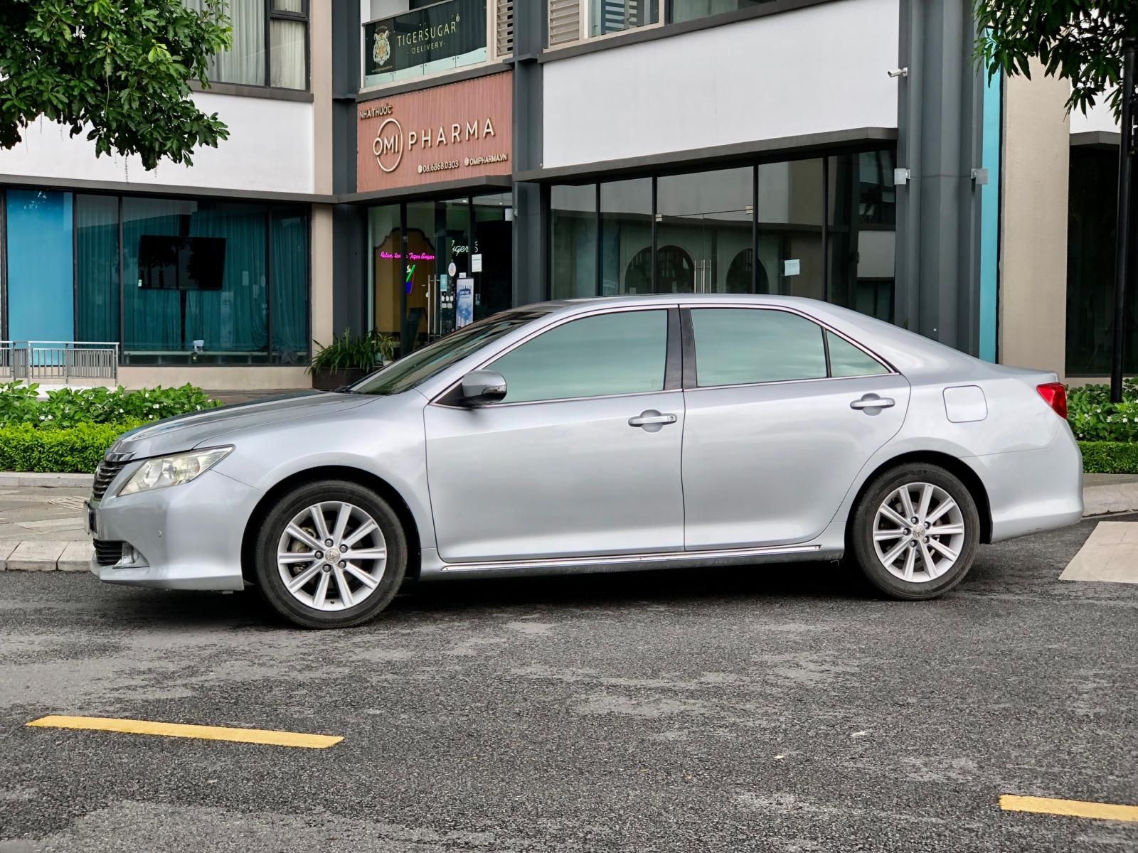 Toyota Camry 2012 - Xe gia đình, giá 525tr