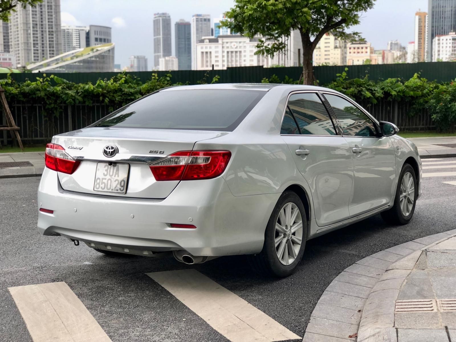 Toyota Camry 2012 - Xe gia đình, giá 525tr