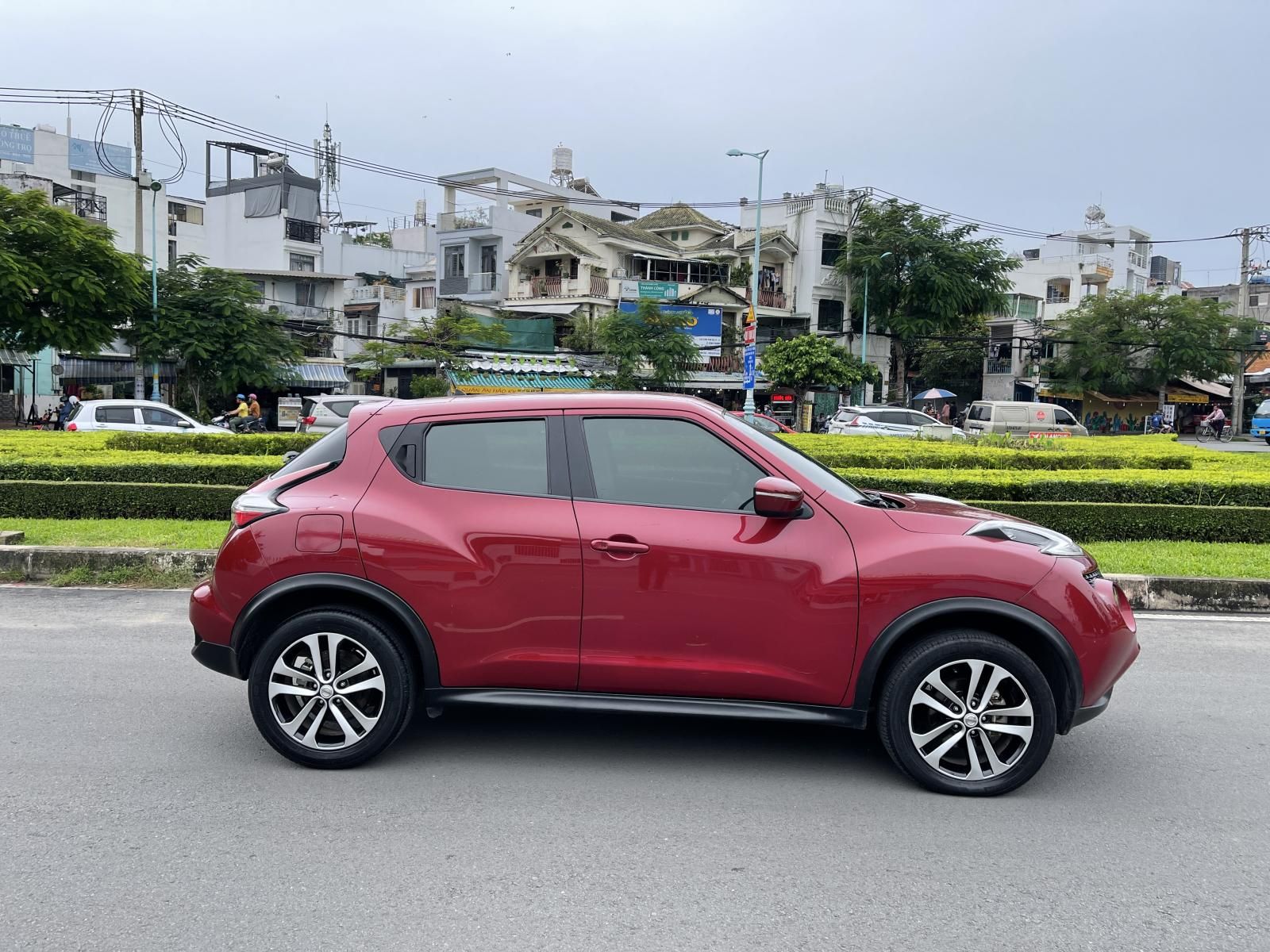 Nissan Juke 2016 - Nhập Mỹ máy 1.6 ít hao xăng 100km, bản full cao cấp nhất đủ đồ chơi nội thất đẹp