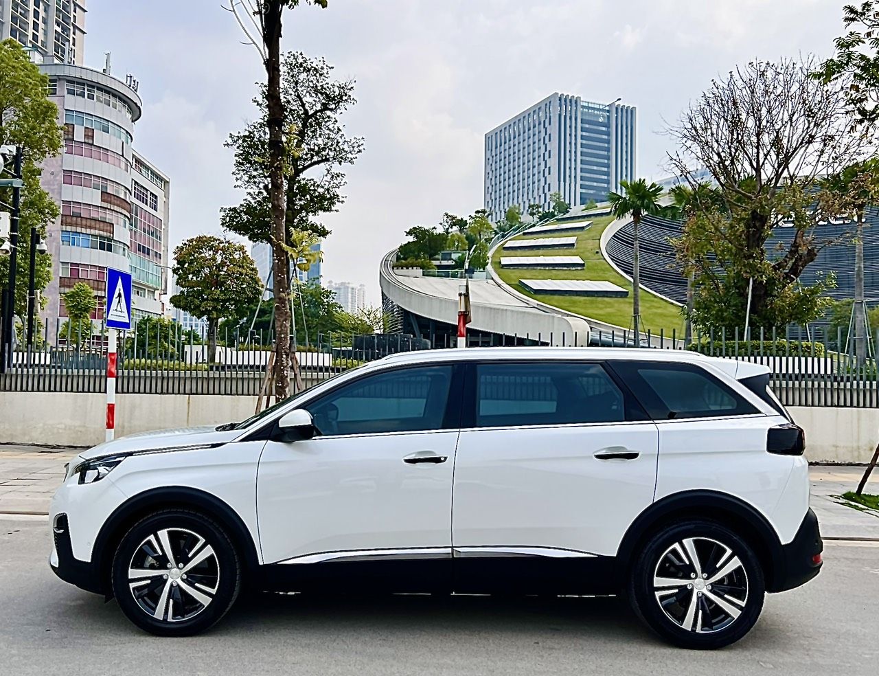 Peugeot 5008 2019 - Sang xịn mị