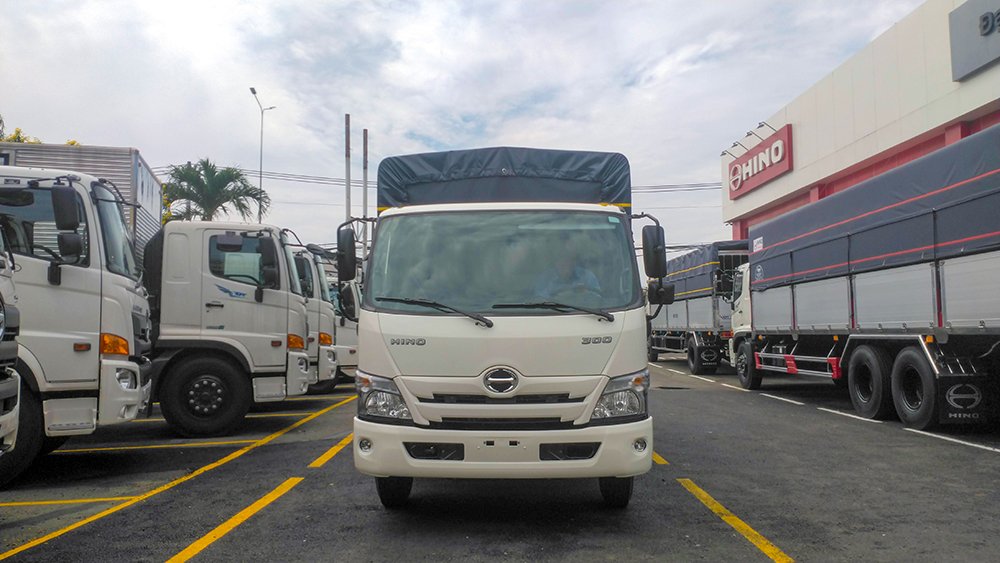 Hino 300 Series 2022 - Xe tải Hino 3.5 tấn thùng mui bạt 2022