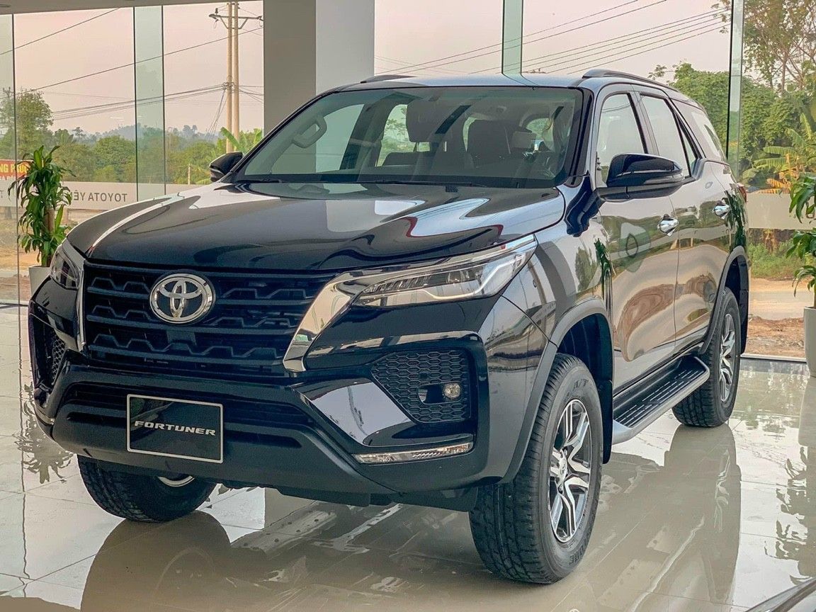 Toyota Fortuner 2022 - Bán xe màu đen