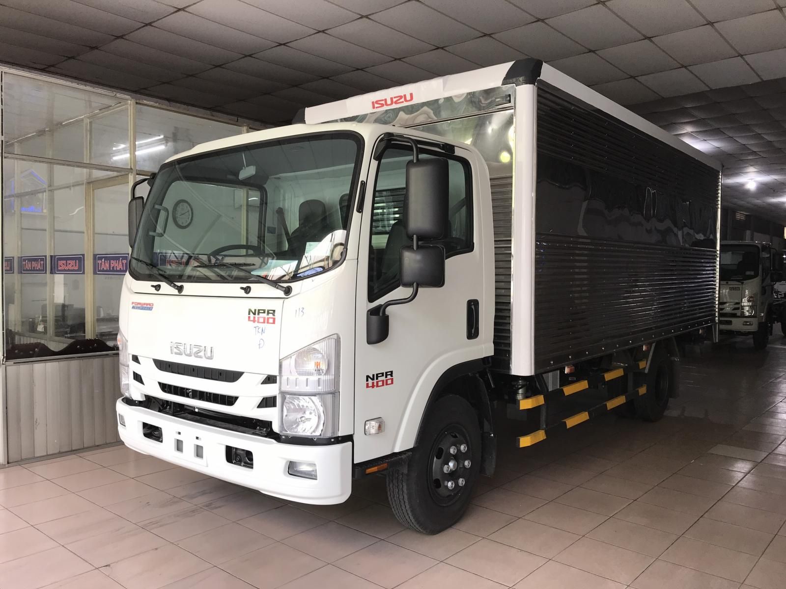 Isuzu N-SERIES 0 2021 - Isuzu NPR85KE4 3.9 tấn, thùng kín 5.2m - KM máy lạnh, 9 phiếu bảo dưỡng, radio MP3