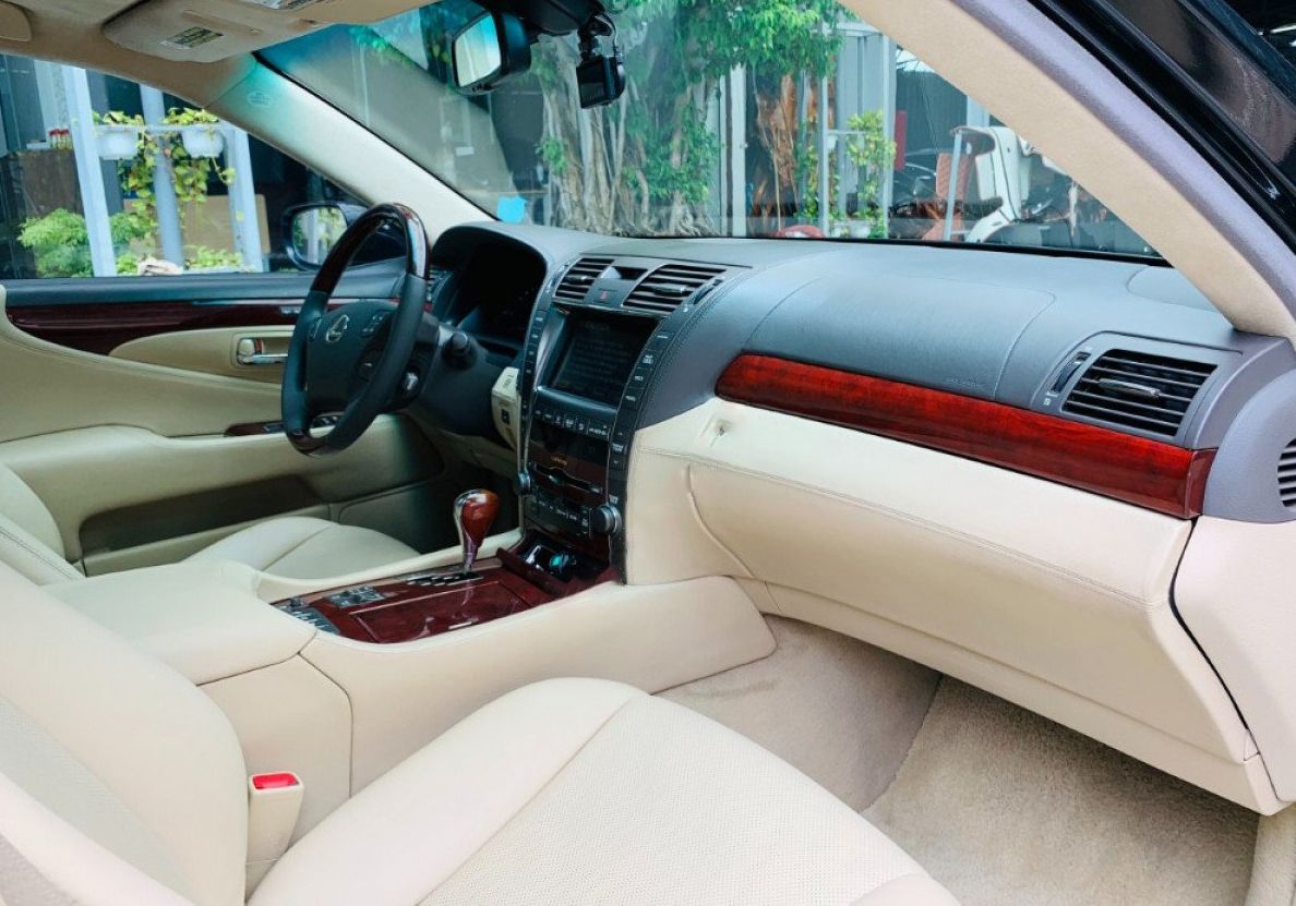 Lexus LS 600 2010 - Bán ô tô Lexus LS 600hL năm sản xuất 2010, màu đen, nhập khẩu nguyên chiếc