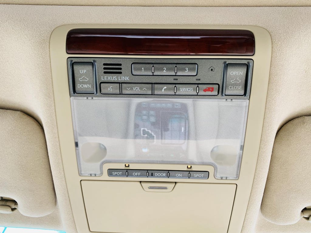 Lexus LS 600 2007 - Xe cực sang và mới, biển thành phố