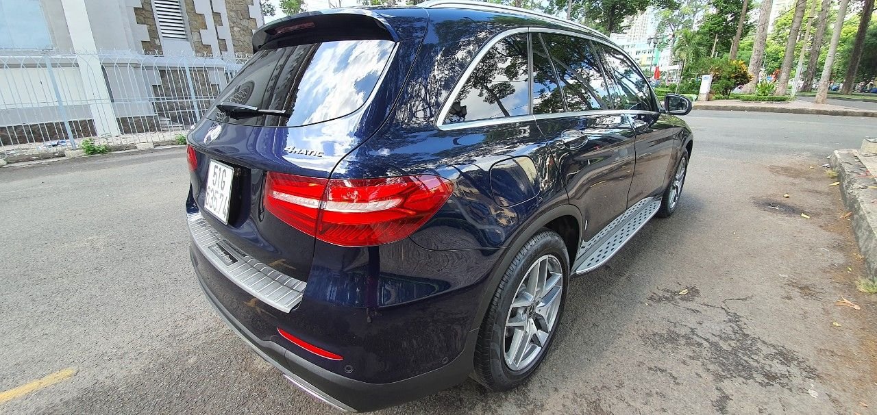 Mercedes-Benz GLC 300 2018 - Màu xanh