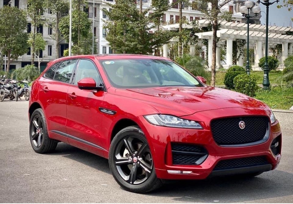 Jaguar F-Pace 2018 -  màu đỏ, nhập khẩu nguyên chiếc