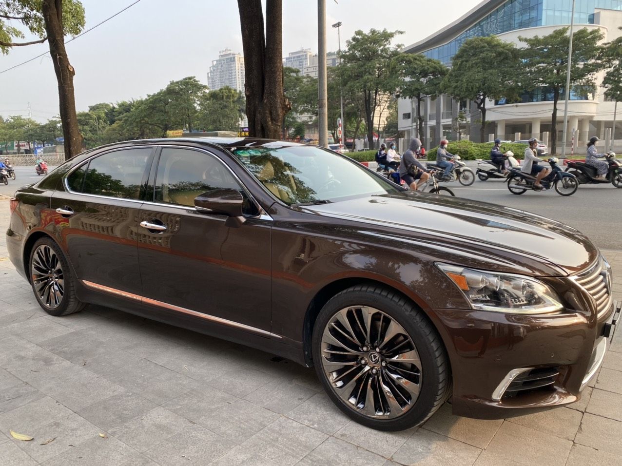 Lexus LS 460 2010 - Đã lên form mới 2015