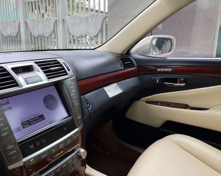 Lexus LS 600 2011 - Bán Lexus LS 600hL sản xuất 2011, màu vàng, nhập khẩu nguyên chiếc