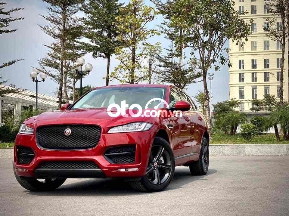 Jaguar F-Pace 2018 - Màu đỏ, nhập khẩu nguyên chiếc