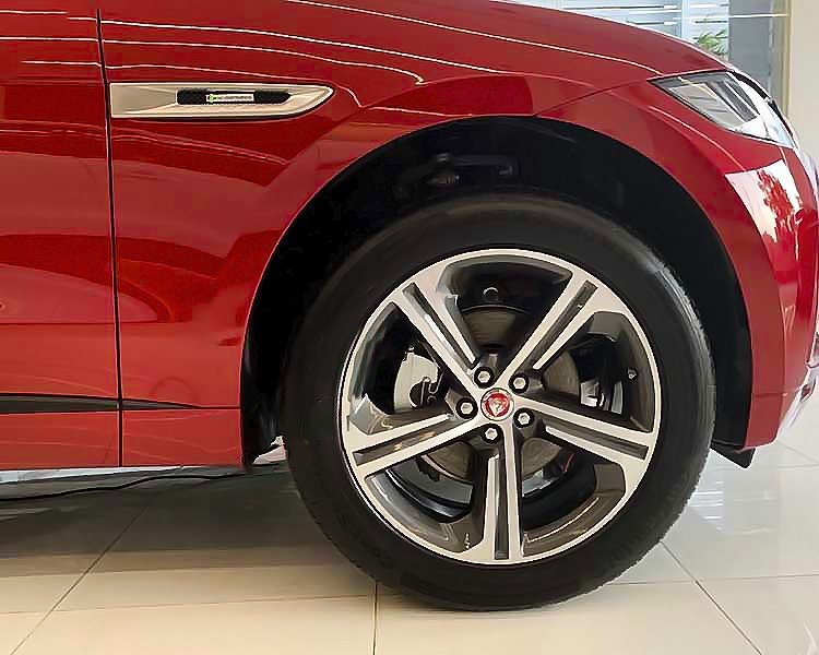 Jaguar F-Pace 2018 - Cần bán Jaguar F-Pace R-Sport 2.0 AT AWD sản xuất năm 2018, màu đỏ, nhập khẩu nguyên chiếc