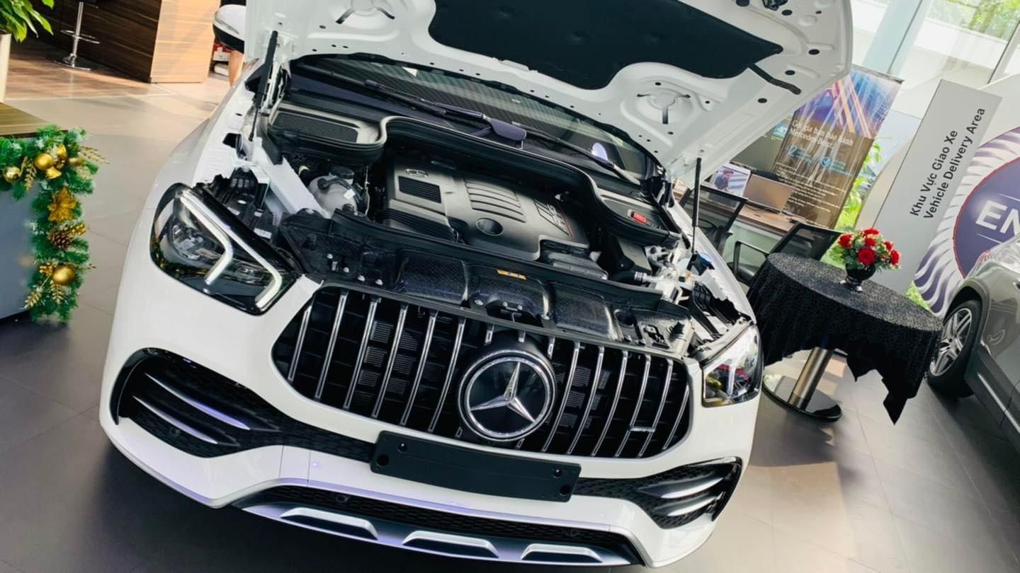 Mercedes-Benz GLE 53 2022 - Màu trắng, nhập khẩu