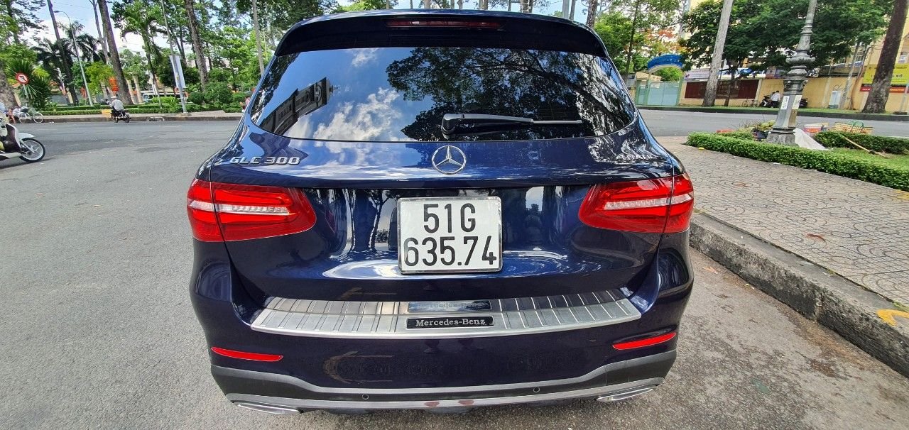 Mercedes-Benz GLC 300 2018 - Màu xanh