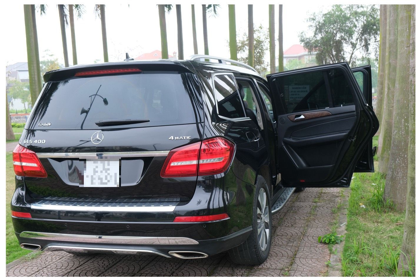 Mercedes-Benz GLS 400 2016 - Màu đen, nhập khẩu