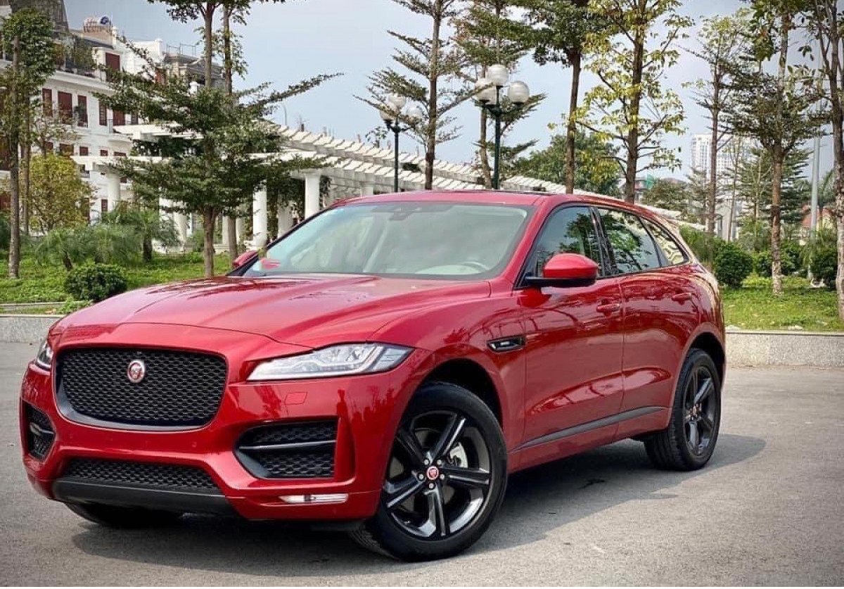 Jaguar F-Pace 2018 -  màu đỏ, nhập khẩu nguyên chiếc