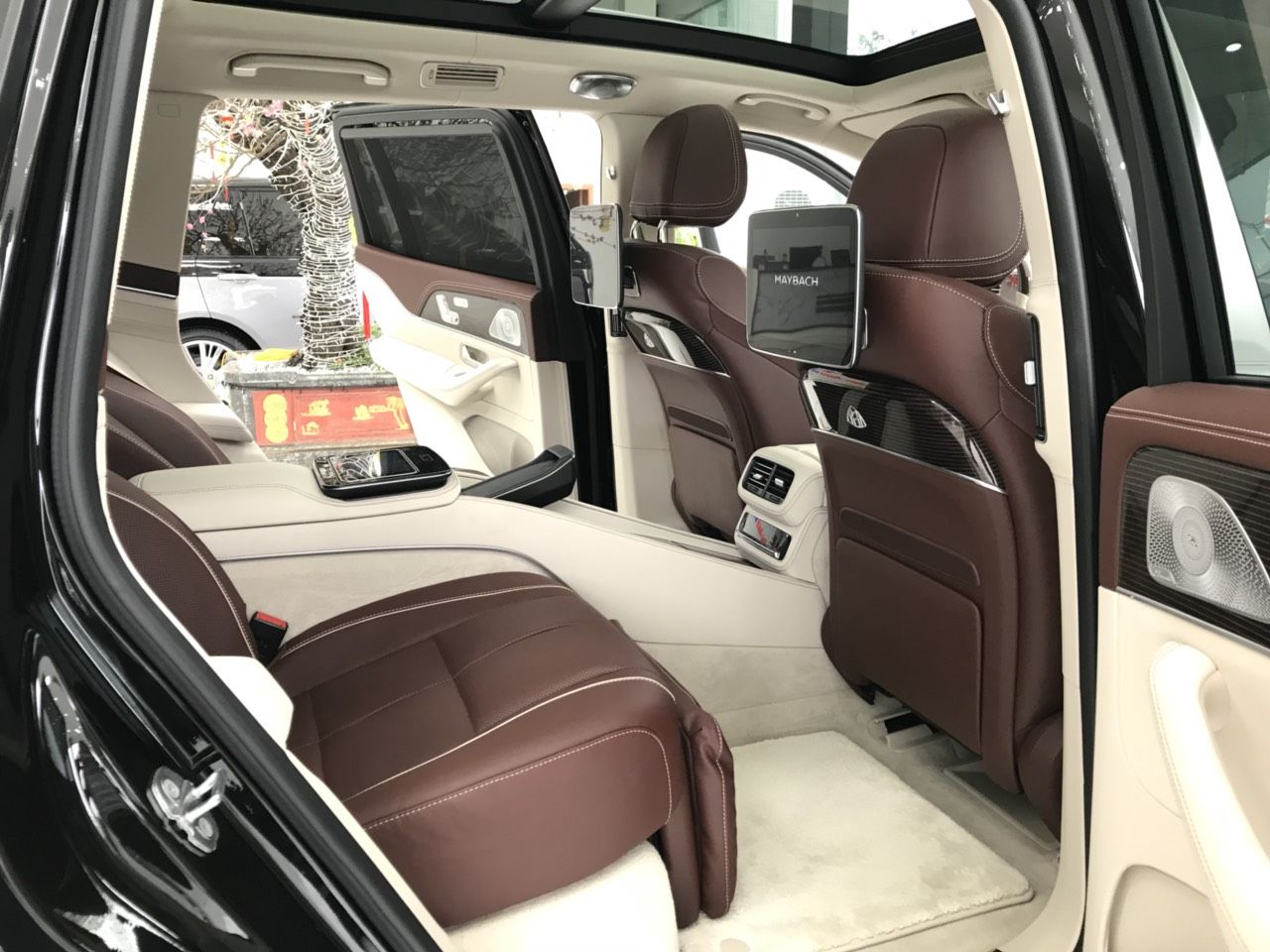 Mercedes-Benz GLS 600 2022 - Bán ô tô Mercedes Benz GLS600 Maybach mới 100%, đang có xe ngay