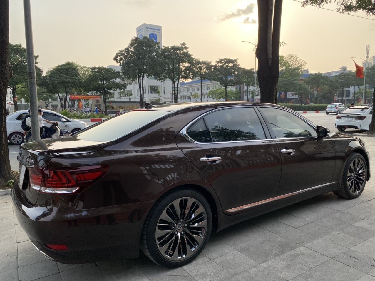 Lexus LS 460 2010 - Đã lên form mới 2015