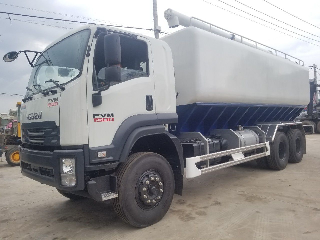 Isuzu F-SERIES  0 2021 - Isuzu 14 tấn thùng chuyên dùng chở thức ăn chăn nuôi, giao ngay, giá tốt, hỗ trợ trả góp