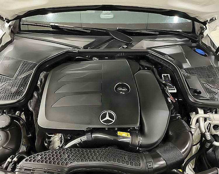 Mercedes-Benz C180 2020 - Cần bán Mercedes C180 sản xuất năm 2020, màu trắng
