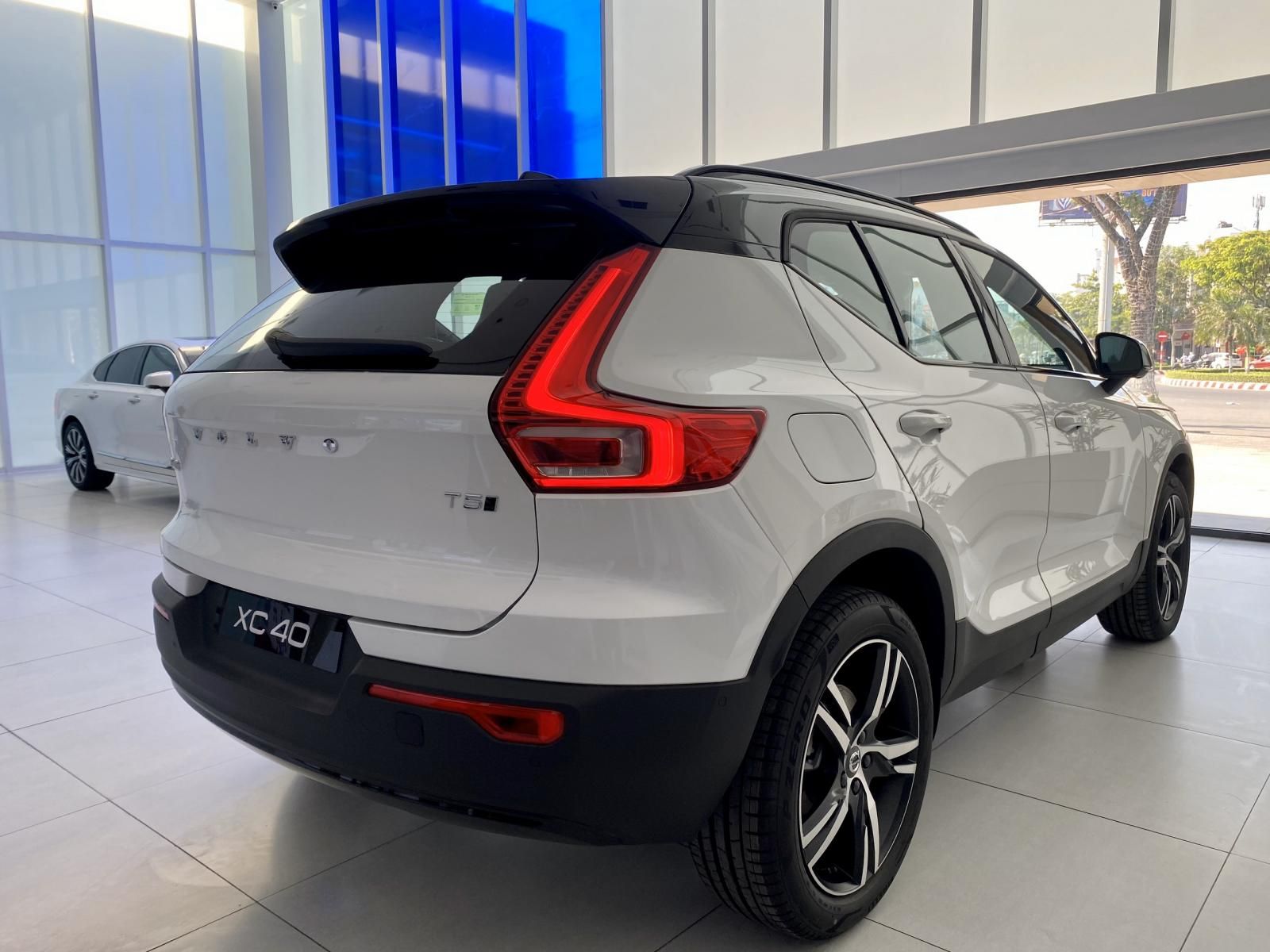 Volvo XC40 2022 - Bán Volvo XC40 R-Design sản xuất năm 2022. Salon Volvo chính hãng Đà Nẵng