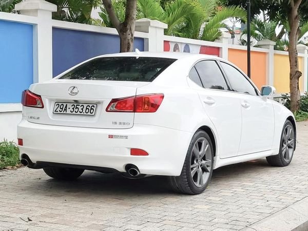 Lexus IS 250 2009 - Cần bán Lexus IS 250 sản xuất 2009, màu trắng, nhập khẩu nguyên chiếc, giá 735tr