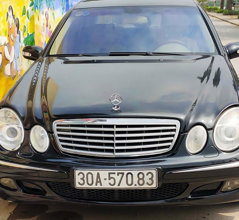 Mercedes-Benz E280 2003 - Màu đen, giá chỉ 215 triệu
