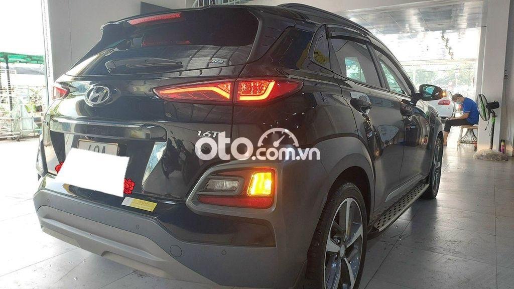 Hyundai Kona 2019 - Bán xe Hyundai Kona năm sản xuất 2019, màu đen còn mới 