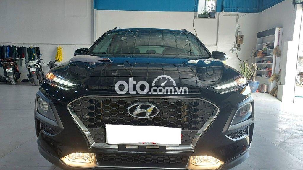 Hyundai Kona 2019 - Bán xe Hyundai Kona năm sản xuất 2019, màu đen còn mới 