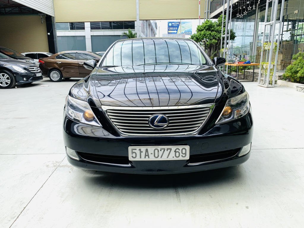 Lexus LS 600 2007 - Xe cực sang và mới, biển thành phố