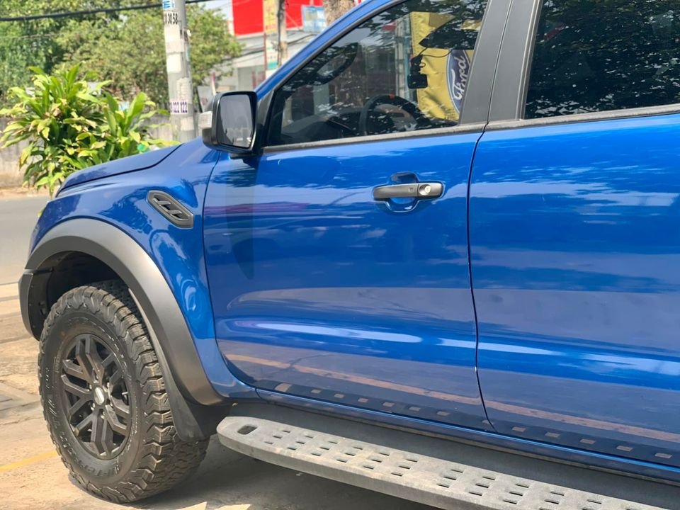 Ford Ranger Raptor 2019 - Cần bán xe Ford Ranger Raptor năm sản xuất 2019, màu xanh lam đã đi 30.000km