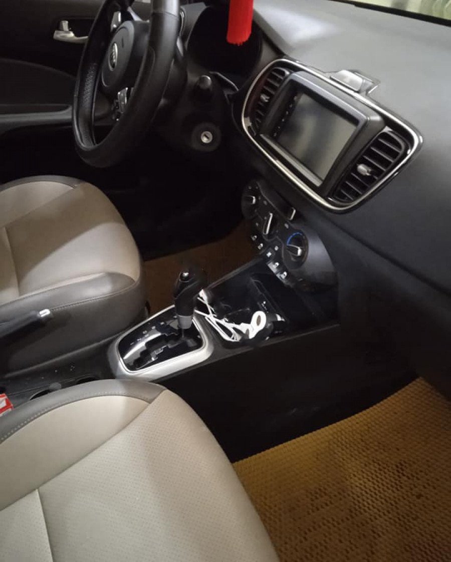 Kia Soluto 2019 - Cần bán Kia Soluto AT Deluxe sản xuất năm 2019, màu đen, nhập khẩu