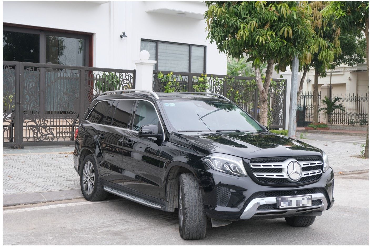 Mercedes-Benz GLS 400 2016 - Màu đen, nhập khẩu