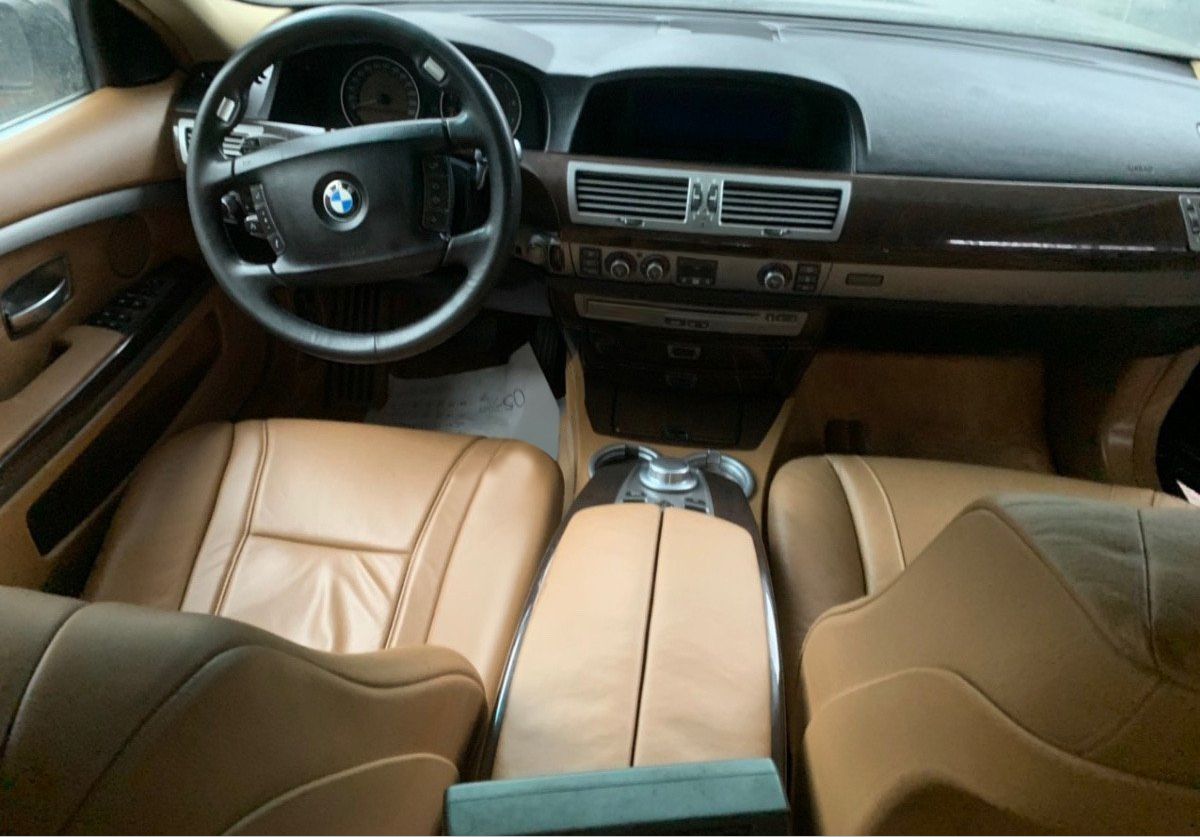 BMW 750Li 2007 - Cần bán gấp BMW 750Li năm sản xuất 2007, màu đen, nhập khẩu 