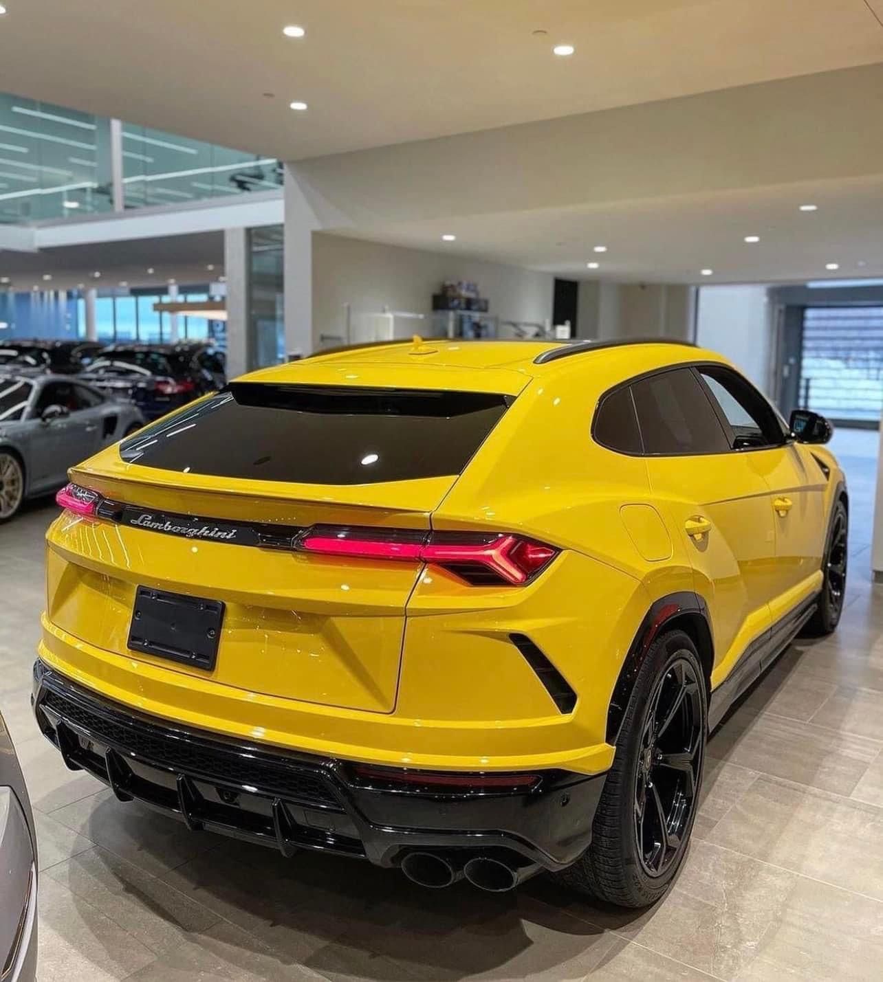 Lamborghini Urus 2022 - Sẵn xe giao tại Việt Nam