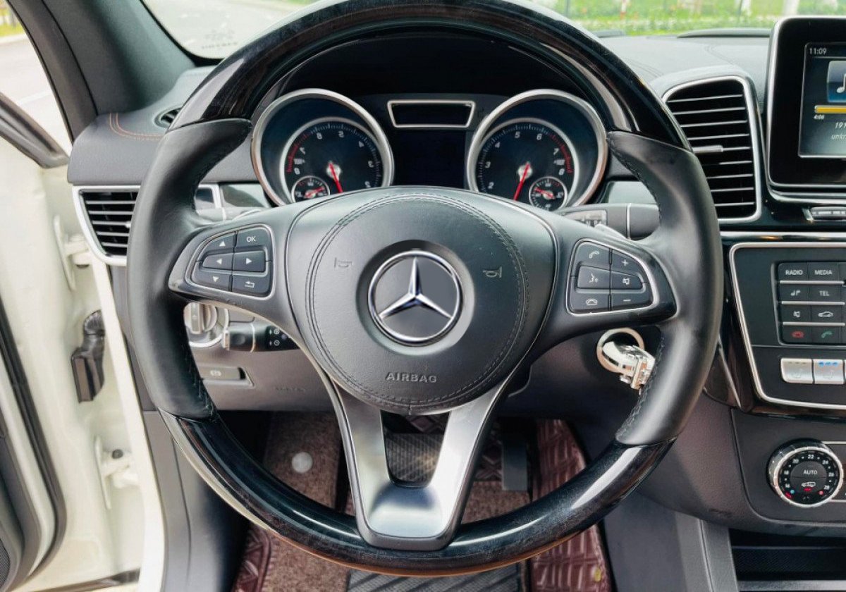 Mercedes-Benz GLS 400 2016 - Màu trắng, nhập khẩu
