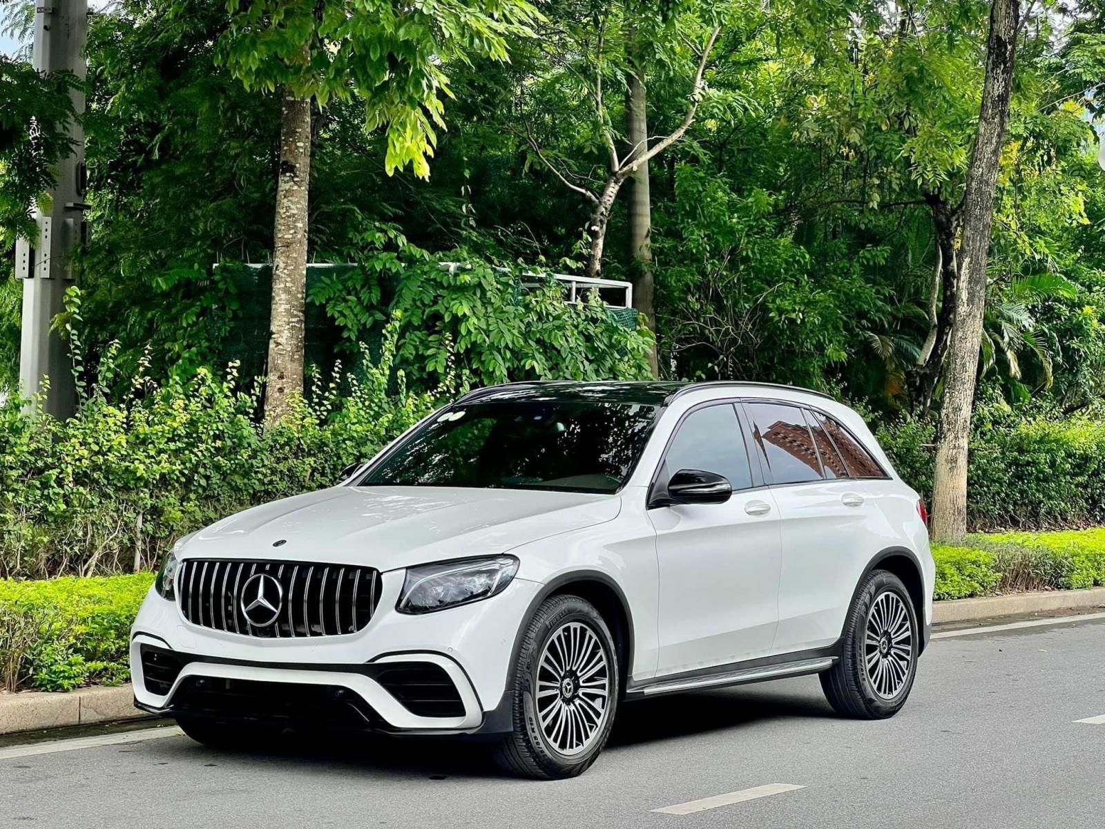 Mercedes-Benz GLC 250 2019 - Xe màu trắng