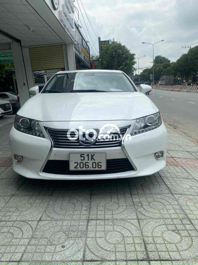 Lexus ES 300 2012 - Xe màu trắng