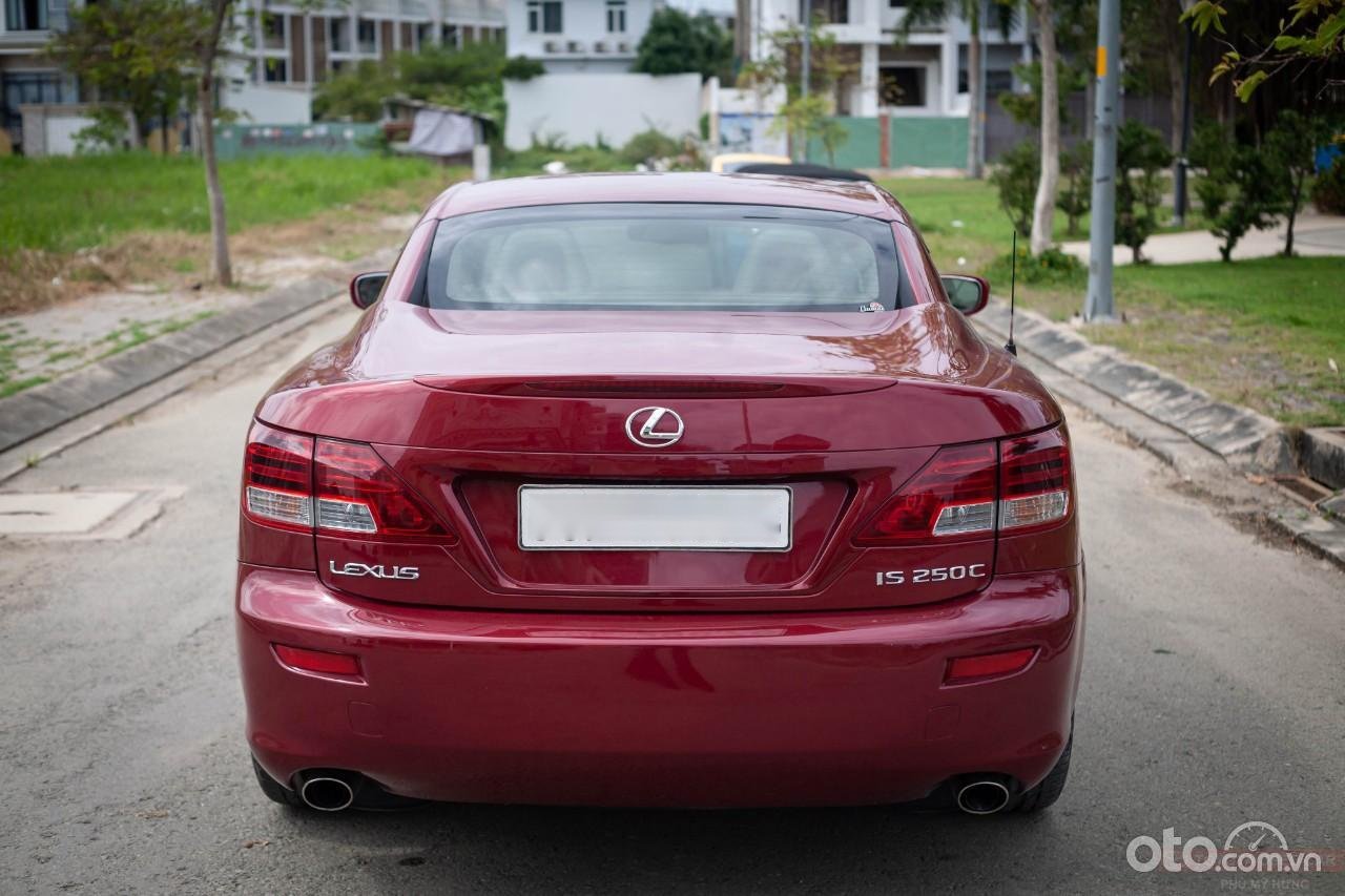 Lexus IS 250 2009 - Xe màu đỏ, nhập khẩu