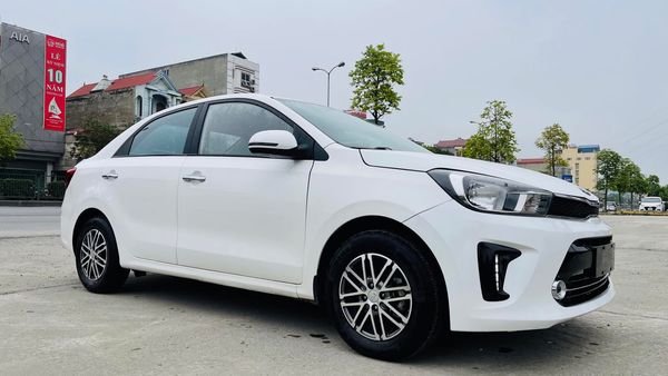 Kia Soluto 2019 - Màu trắng số tự động, giá 470tr