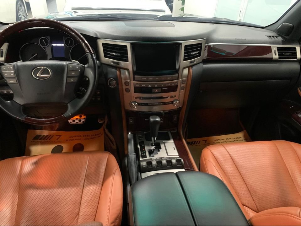 Lexus LX 570 2014 - Màu đen, xe nhập