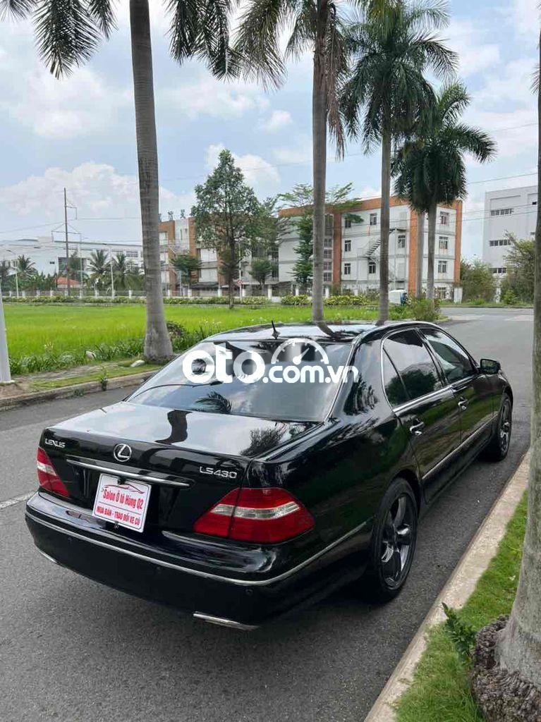 Lexus LS 430 2001 - Màu đen, nhập khẩu