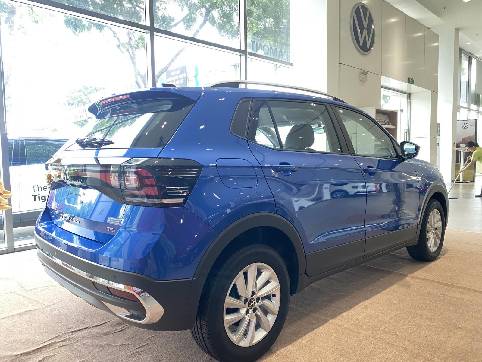 Volkswagen T-Cross 2022 - Màu xanh dương trẻ trung cá tính - Xe có giao ngay cho khách - SUV 5 chỗ nhập khẩu đô thị