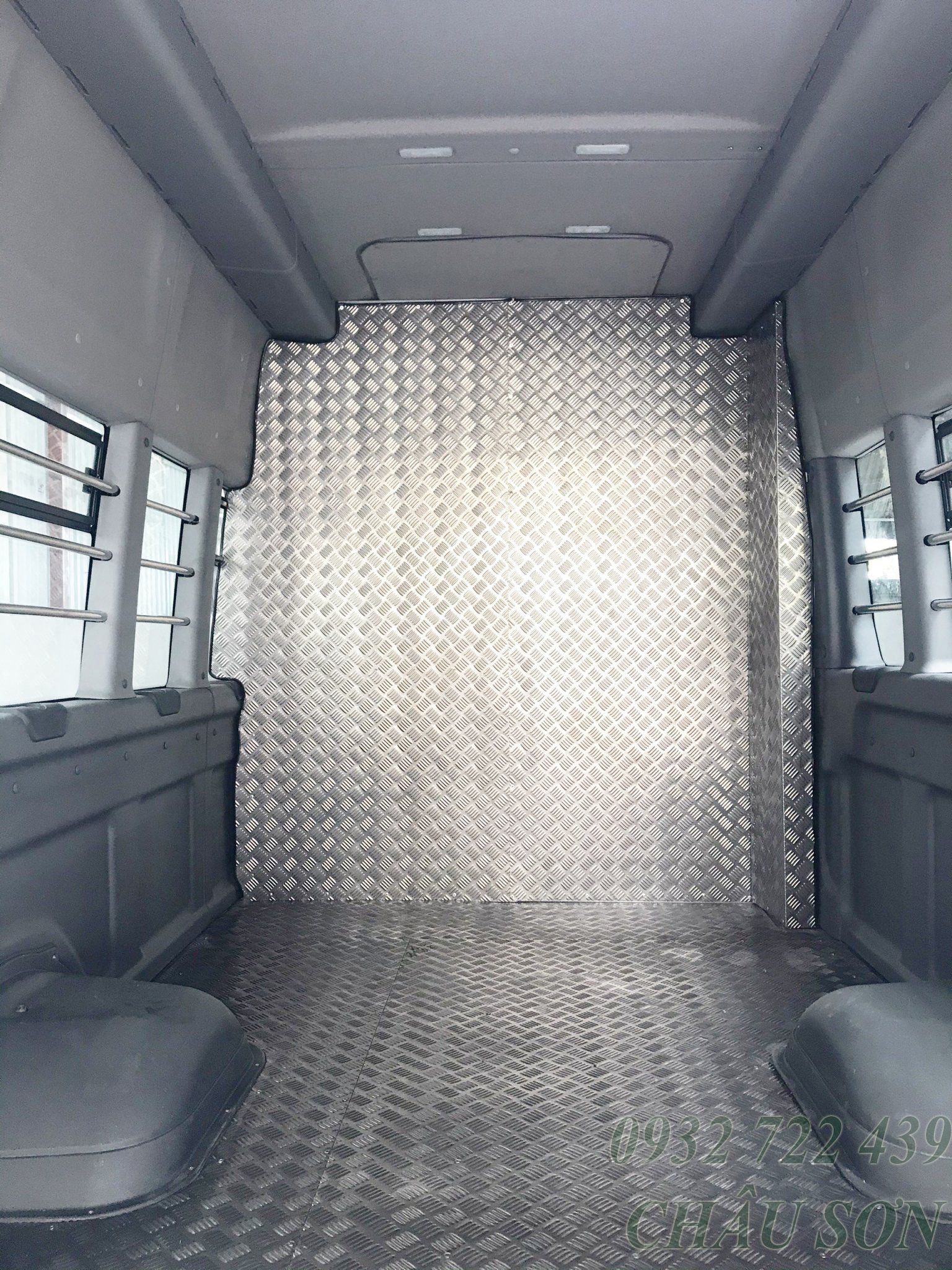 Gaz Gazelle Next Van 2021 - Bán xe Van 6 chỗ cải tạo từ GAZ 20 chỗ, nhập khẩu nguyên chiếc