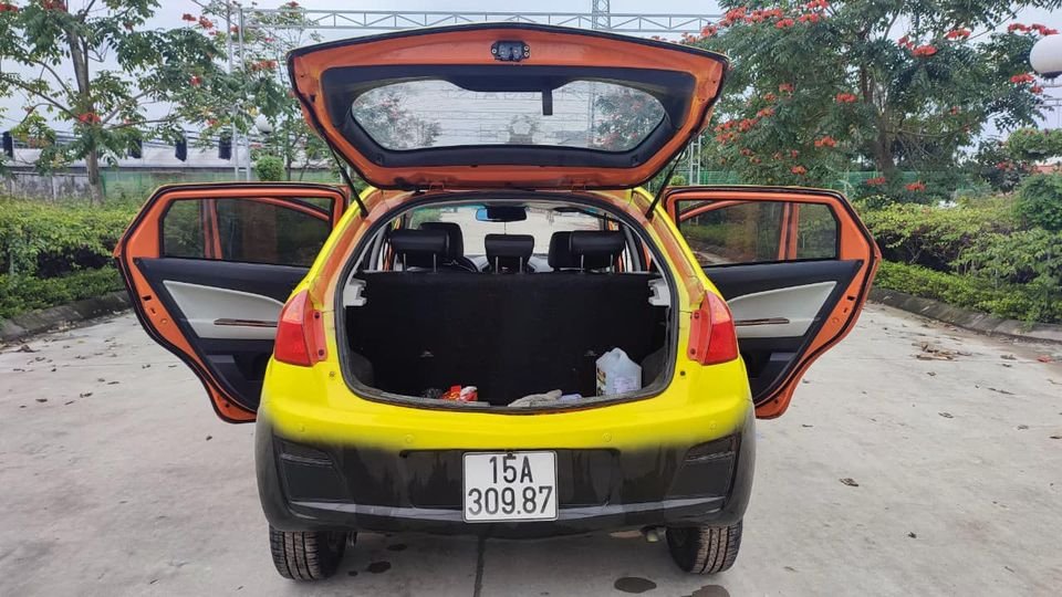 Geely Englong 2011 - Màu vàng giá cạnh tranh