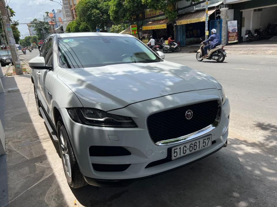 Jaguar F-Pace 2016 - Xe màu trắng